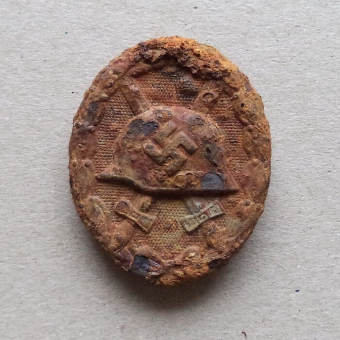 DSC01541 Wound Badge 1939 Black Kurland relic - Image 1