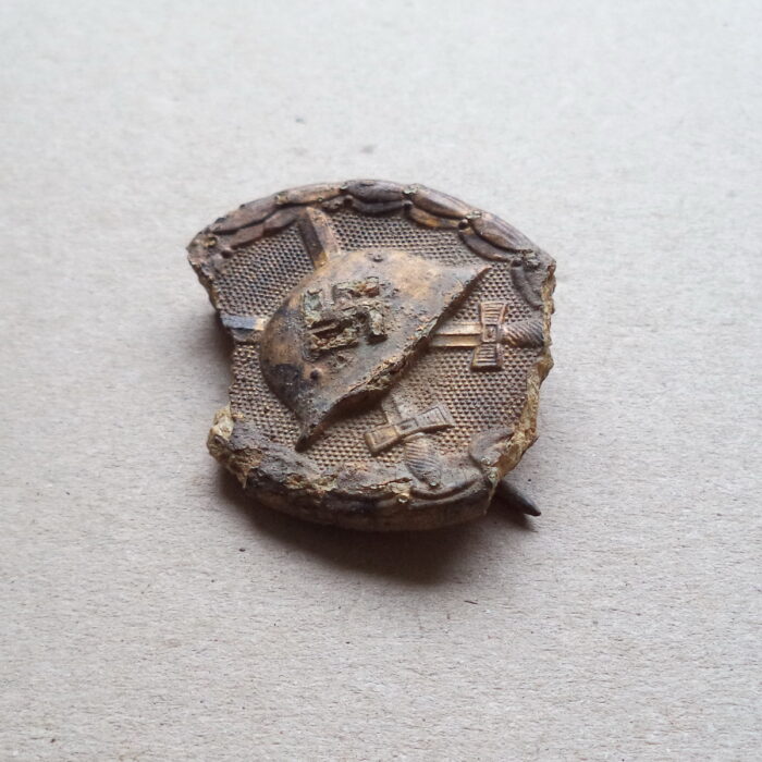 DSC01706 Wound Badge 1939 Gold Kurland relic - 4 - Image 3