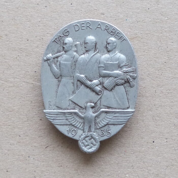 DSC01940 NSDAP Day Badge - Tag der Arbeit 1935 - Image 1