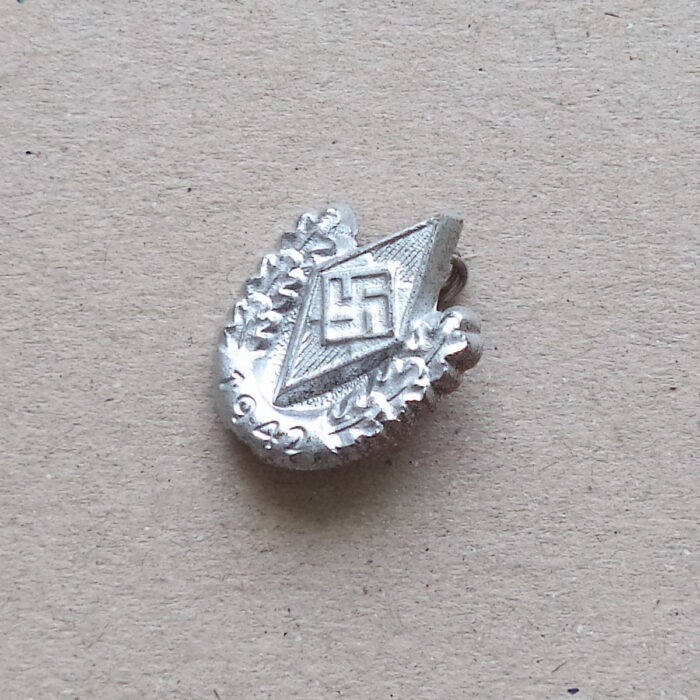 DSC02173 Hitler Jugend Pin - Sport Competitions 1942 - Image 3