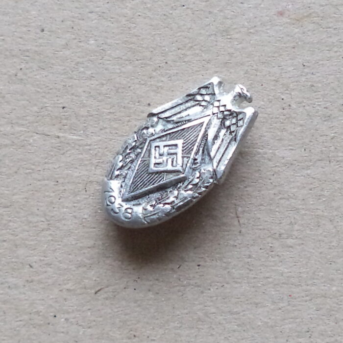 P 039 (4) Hitler Jugend Pin - Sport Competitions 1938 - Image 4