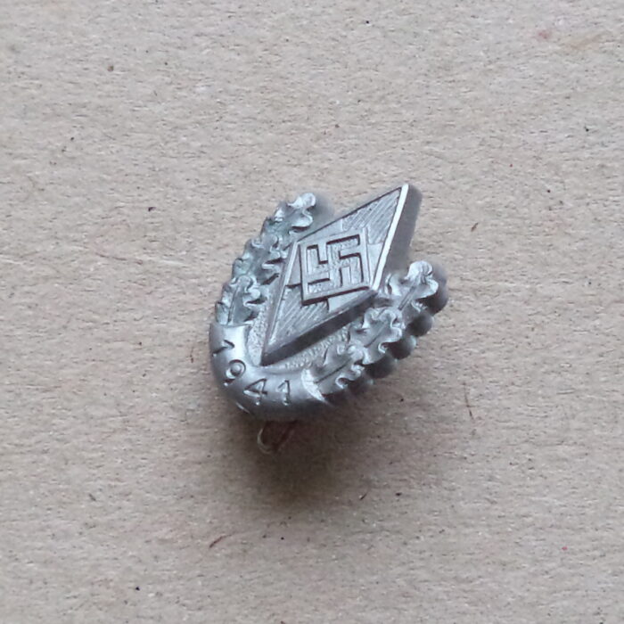 P 041 (4) Hitler Jugend Pin - Sport Competitions 1941 - Image 4