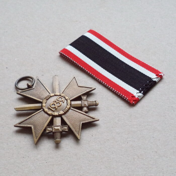 A 011 (4) War Merit Cross Second Class with Swords - wide HK - Image 4