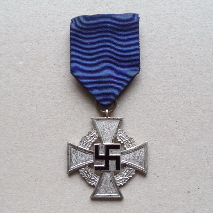 A 012 (1) Silver Faithful Service Cross Second Grade - Image 1