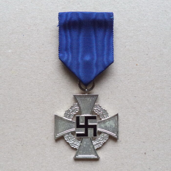A 013 (1) Silver Faithful Service Cross Second Grade - Image 1
