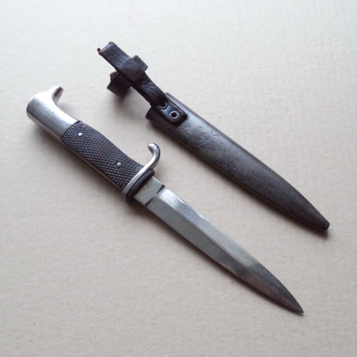 W 001 (3) Imperial German WW1 Trench Knife - Image 2