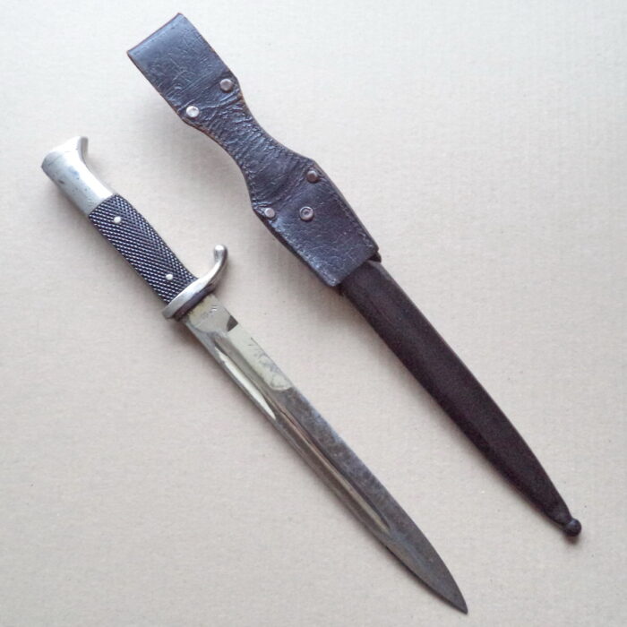 W 002 (3) Dress Bayonet KS 98 with Frog - Rich. Herder - Image 3