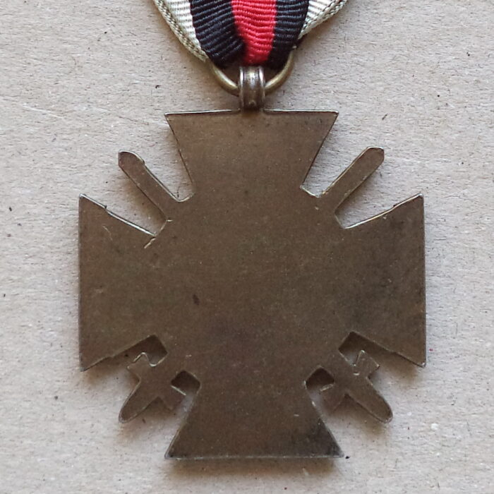 A 050 (4) World War Honor Cross for Combattants - Image 4