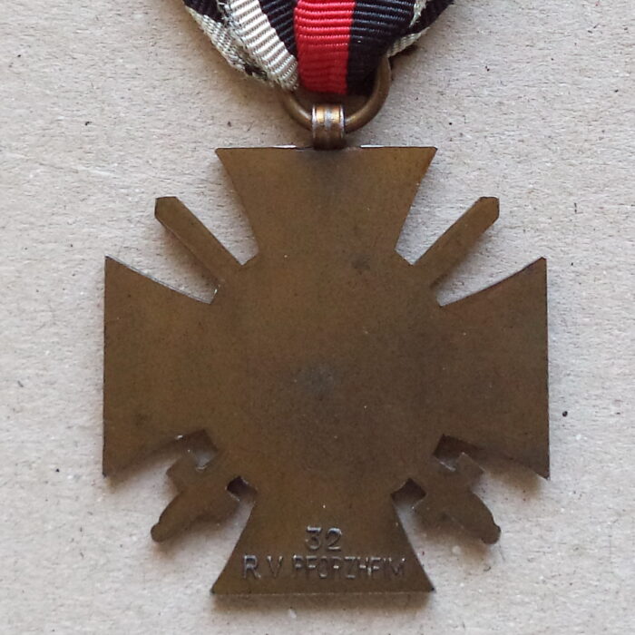 A 052 (4) World War Honor Cross for Combattants - 32 R.V. - Image 4