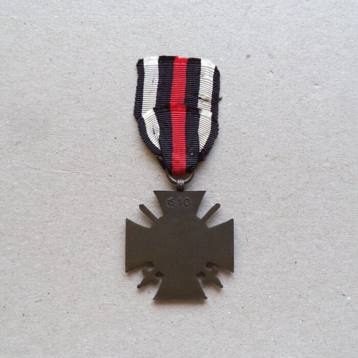 A 066 (2) World War Honor Cross for Combattants - G 10 - Image 2