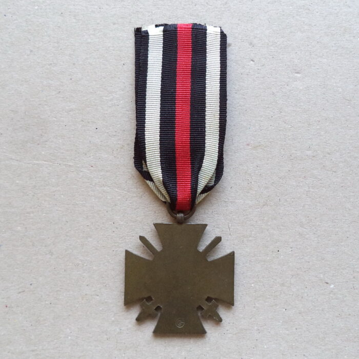 A 069 (2) World War Honor Cross for Combattants - GG - Image 2