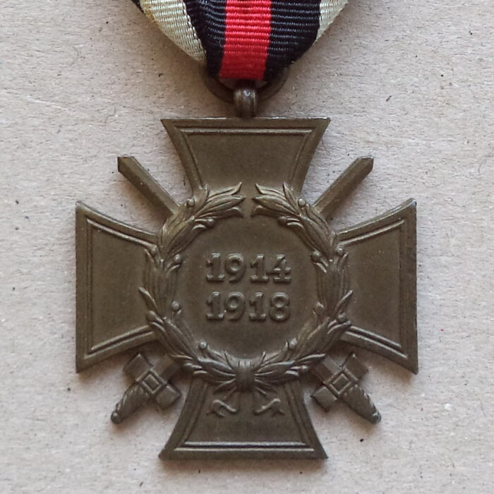 A 069 (3) World War Honor Cross for Combattants - GG - Image 3