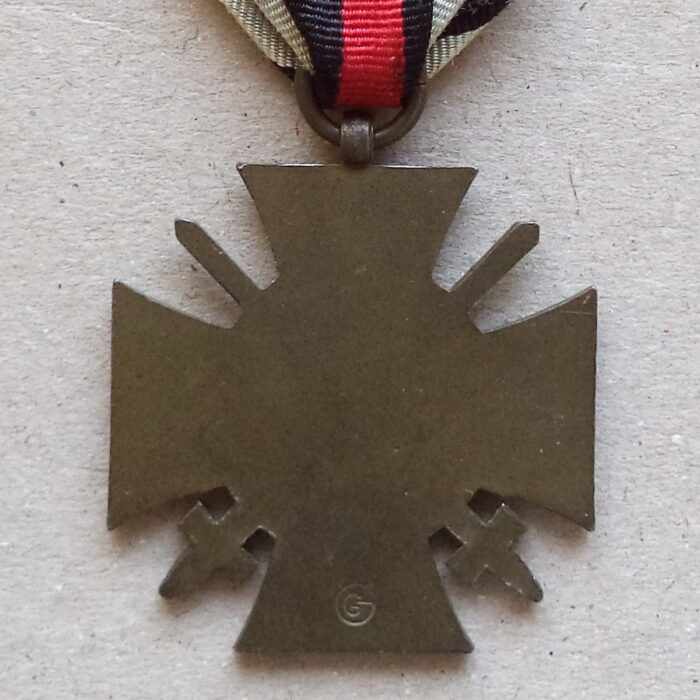 A 069 (4) World War Honor Cross for Combattants - GG - Image 4