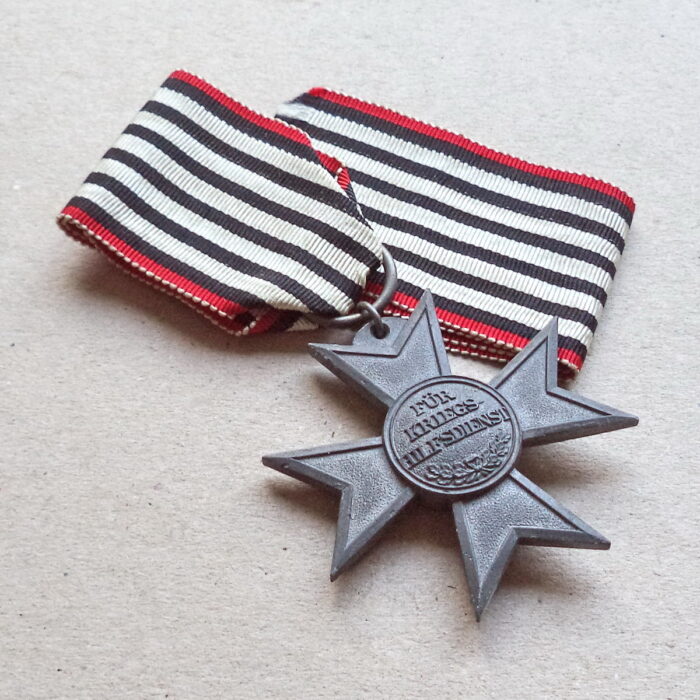A 081 (5) Prussia Merit Cross for War Aid 1916 - Image 4