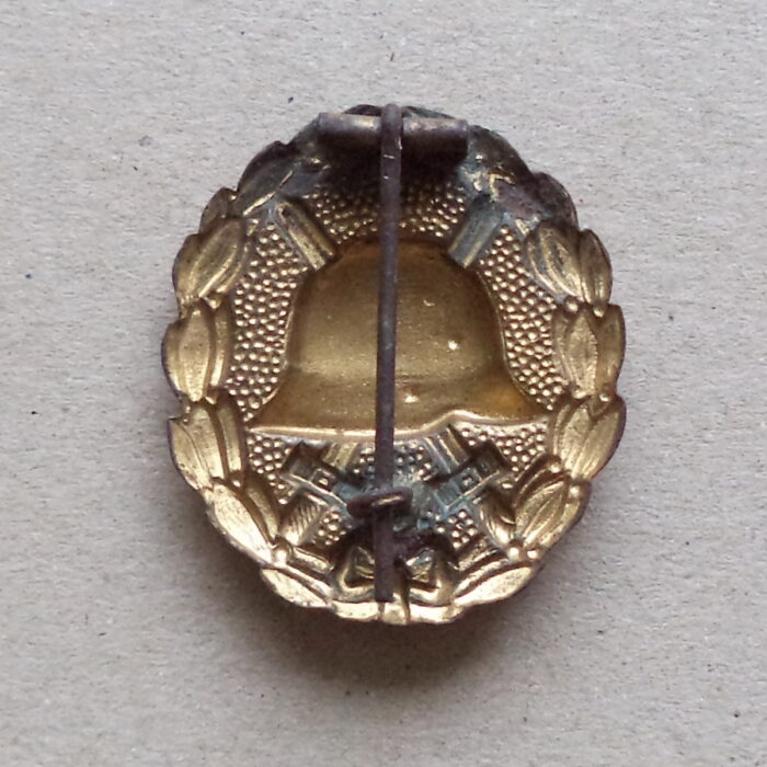 A 086 (2) Wound Badge 1914 Gold - Image 2