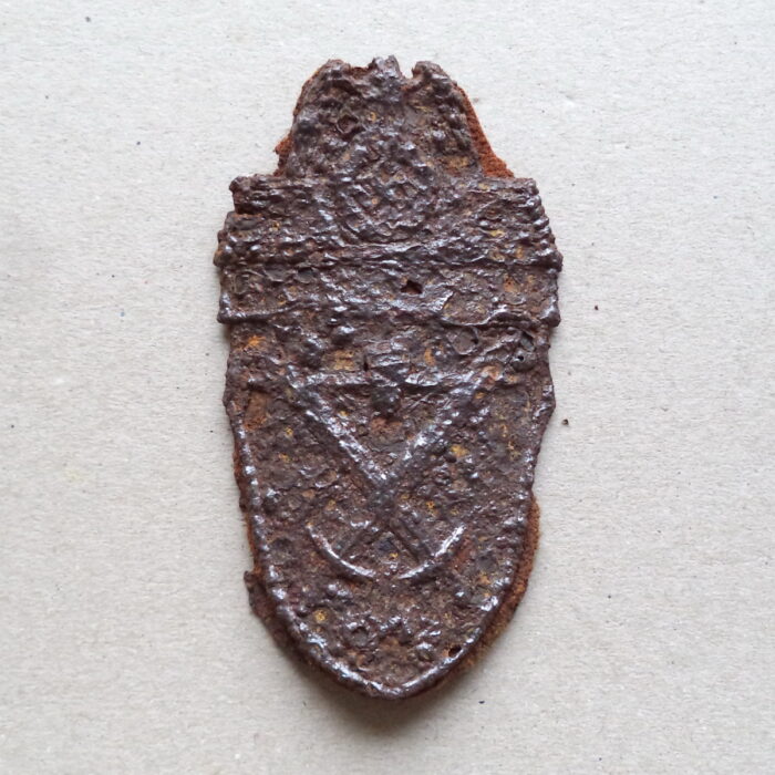 K 034 (1) Demjansk Campaign Shield Kurland relic - Image 1