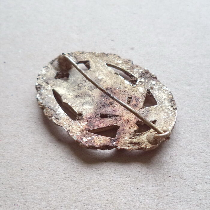 K 036 (4) General Assault Badge Kurland relic - Image 4