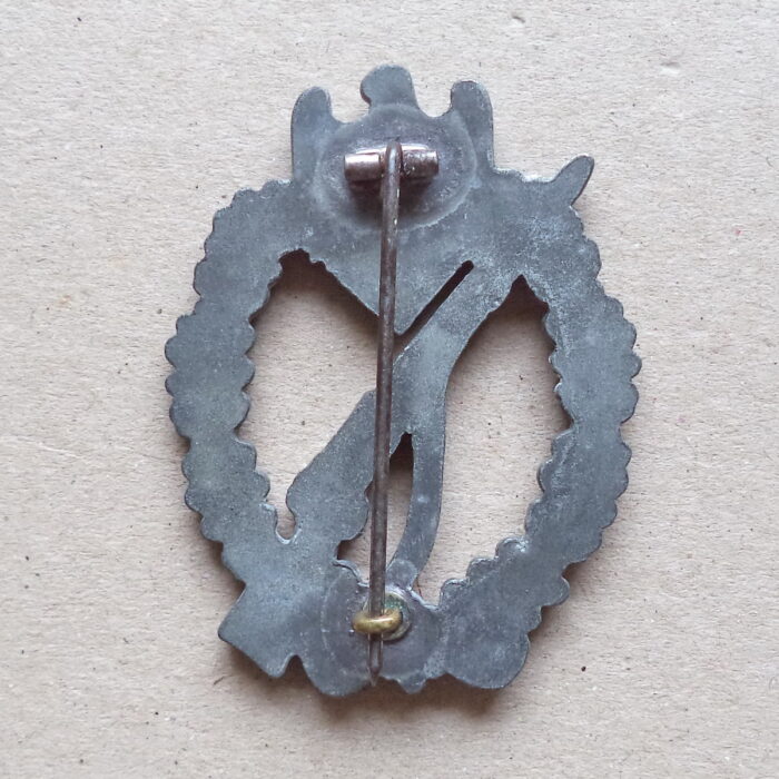 A 089 (2) Infantry Assault Badge in Silver - Image 2