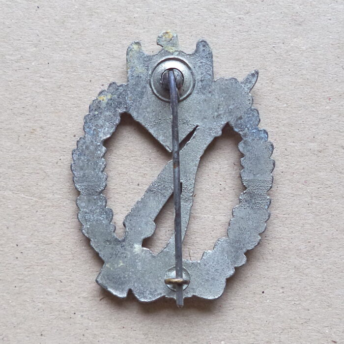 A 092 (2) Infantry Assault Badge in Silver - Julius Bauer & Co. - Image 2