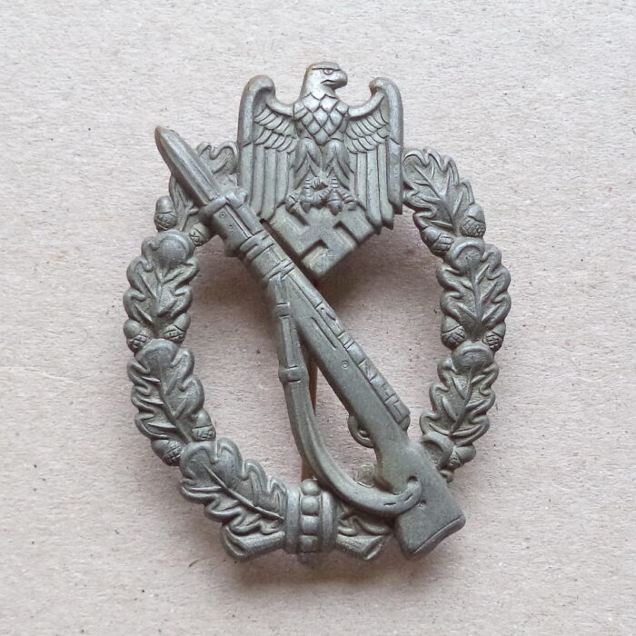 A 093 (1) Infantry Assault Badge in Bronze - Frank & Reif - Image 1