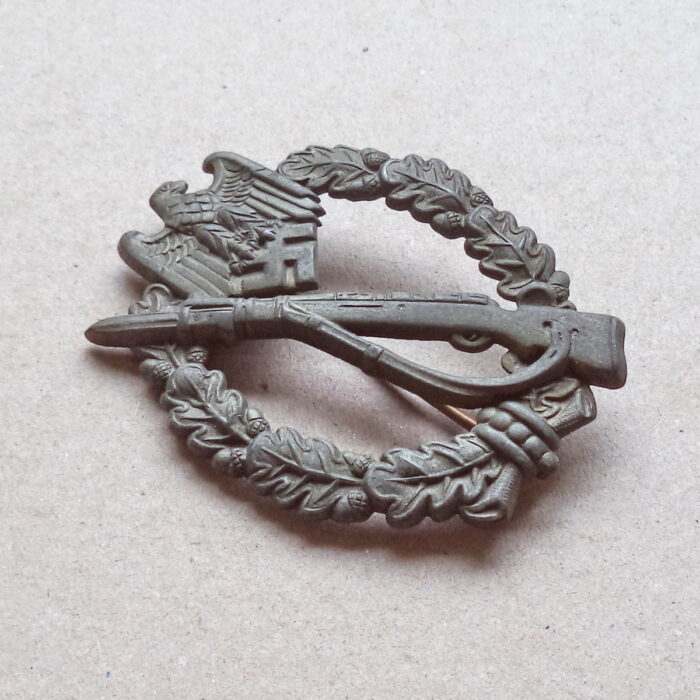 A 093 (3) Infantry Assault Badge in Bronze - Frank & Reif - Image 3