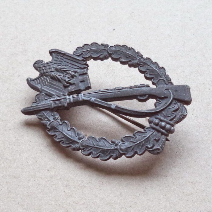 A 095 (3) Infantry Assault Badge in Silver - E. Ferdinand Wiedmann - Image 3