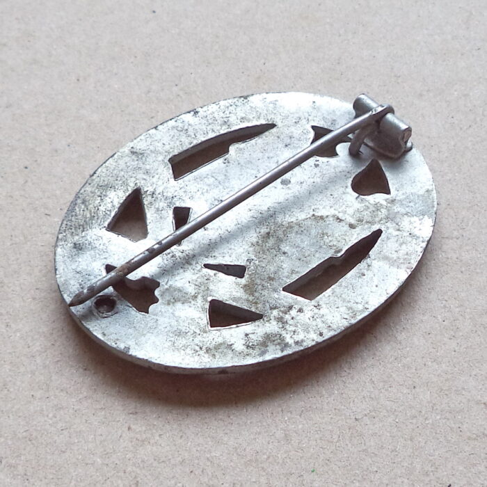 A 098 (4) General Assault Badge - Friedrich Orth - Image 4