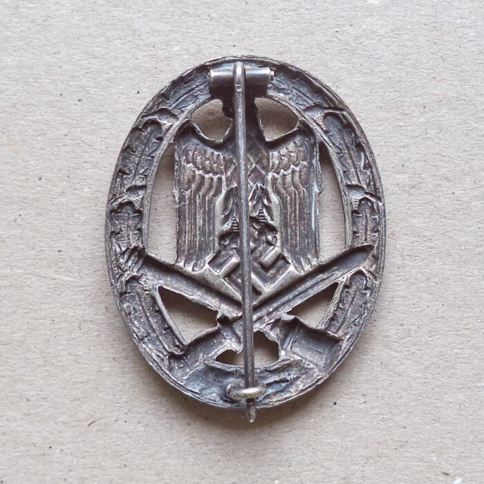 A 100 (2) General Assault Badge - Paul Meybauer - Image 2