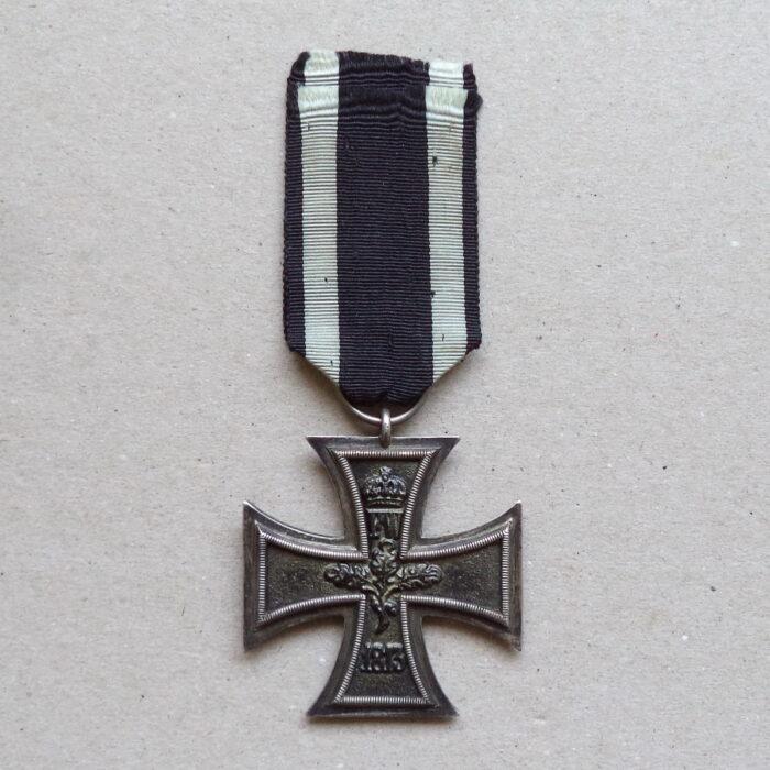 EK 111 (2) Iron Cross 2. Class 1914 - marked K.A.G. - Image 2