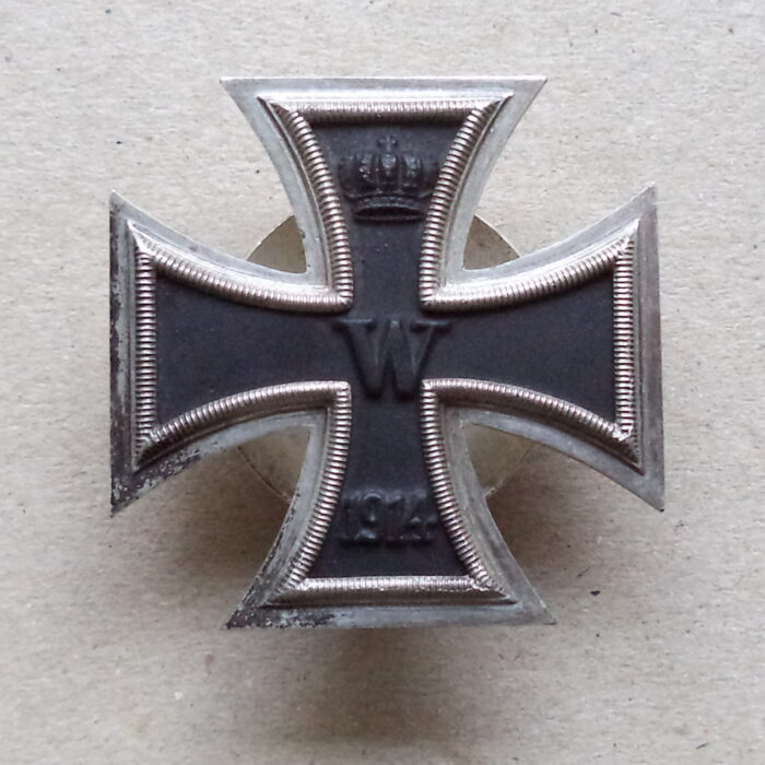 EK 113 (1) Iron Cross 1. Class 1914 - screwback L/54 - Image 1