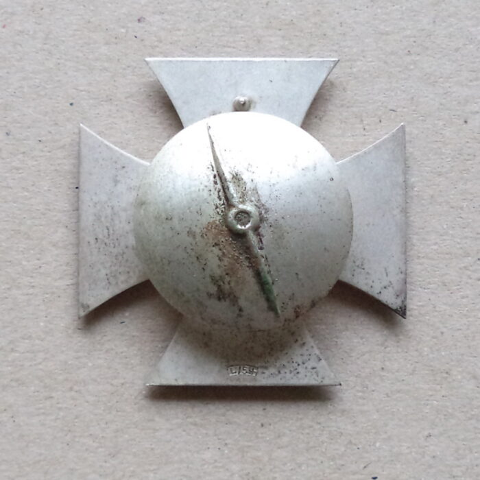EK 113 (2) Iron Cross 1. Class 1914 - screwback L/54 - Image 2