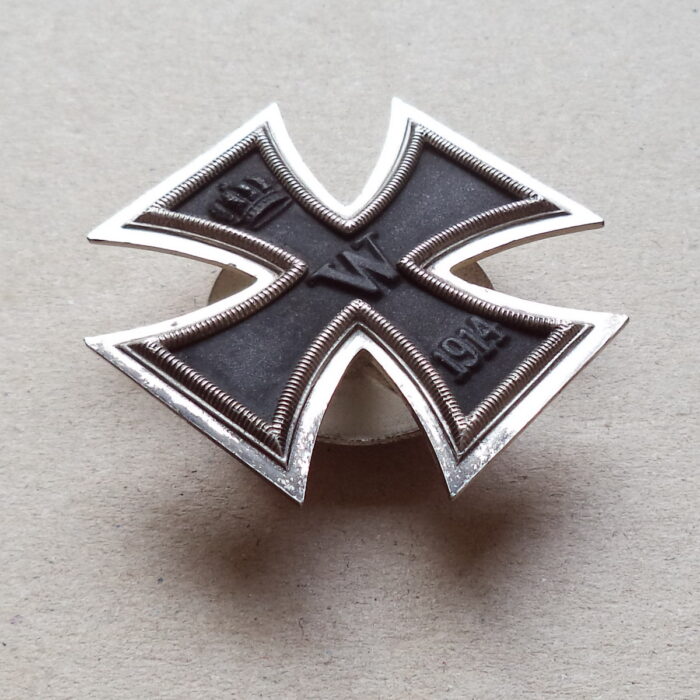 EK 113 (3) Iron Cross 1. Class 1914 - screwback L/54 - Image 3