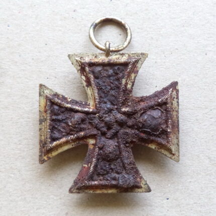 Iron Cross 2. Class 1939 Kurland relic - 123