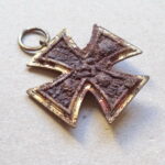Iron Cross 2. Class 1939 Kurland relic - 123 - Image 3