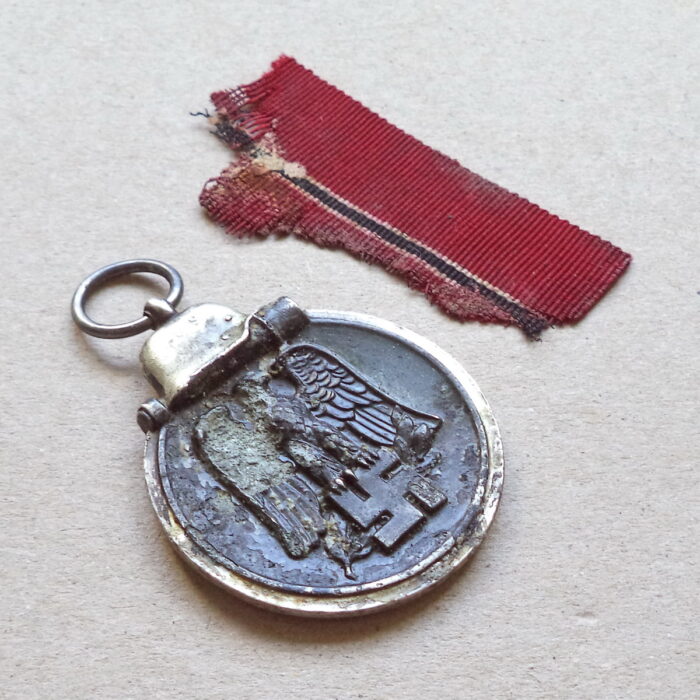 K 042 (3) The Eastern Front Medal 1941/42 Kurland relic - Image 3