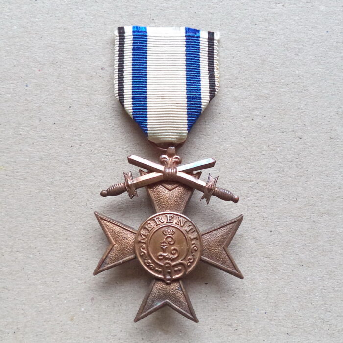 Bavaria Military Merit Cross 3. Class with Swords 1913 - Image 4