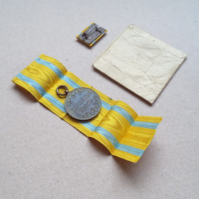 Saxony Friedrich August War Medal Bronze & Ribbon Bar - Image 4