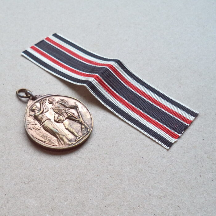 German World War Honor Legion Commemorative Medal - Image 3