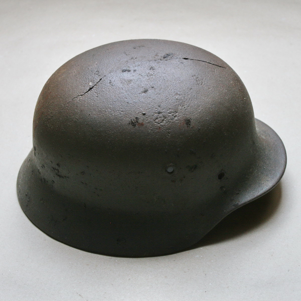 K 048 (1) German M40 Steel Helmet Ösel relic - Image 1