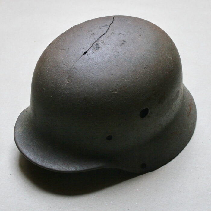 German M40 Steel Helmet Ösel relic - Image 3