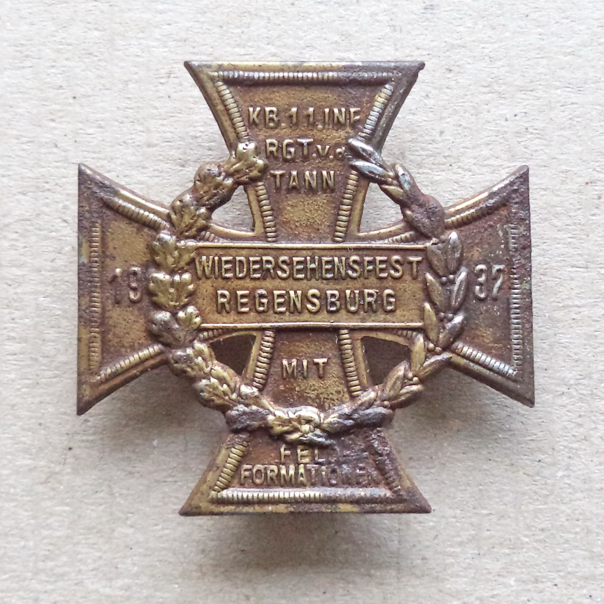 P 059 (1) 11. Infantry Regiment Tann Badge - Regensburg 1937 - Image 1