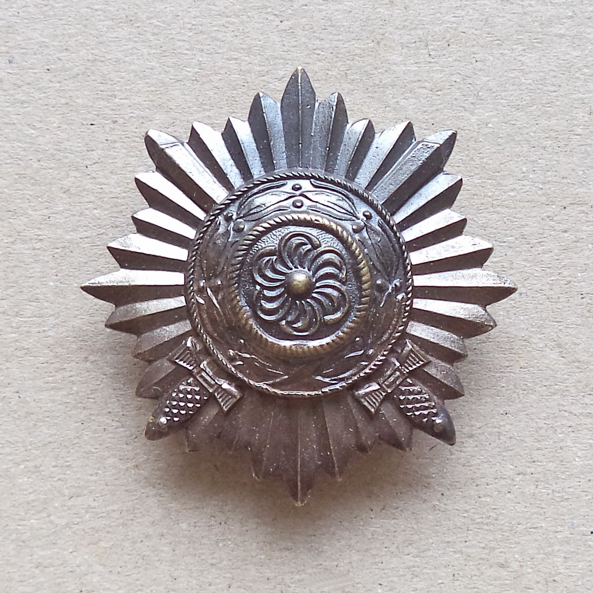 A 158 (1) Decoration for Bravery First Class in Bronze with Swords - L/26 - Image 1
